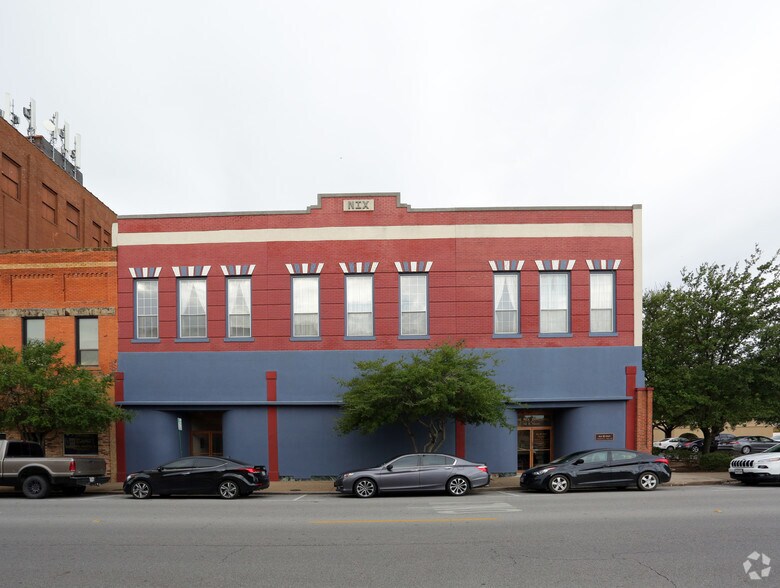 More Photos Of 112 N Travis St, Sherman Office For Lease
