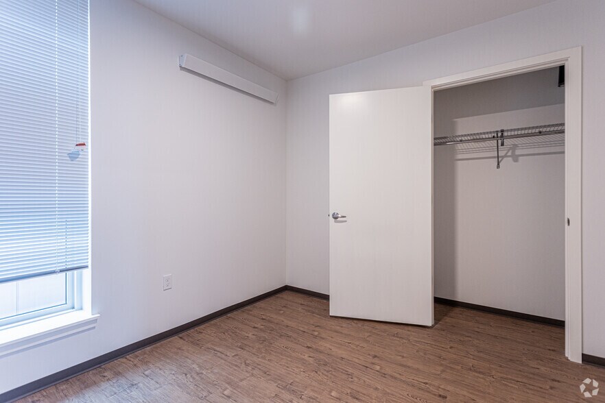 More Photos Of 206 5th Ave S, Seattle Apartments For Lease