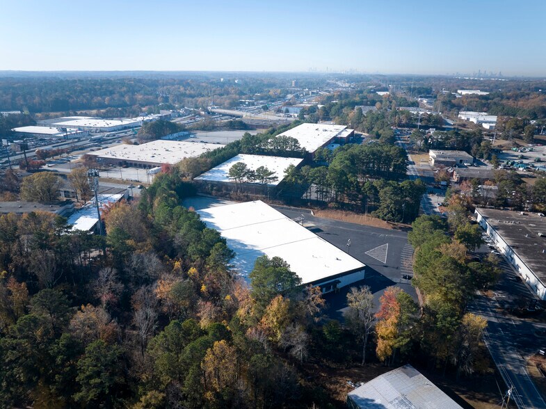 More Photos Of 3645 Oakcliff Rd, Doraville Warehouse For Lease