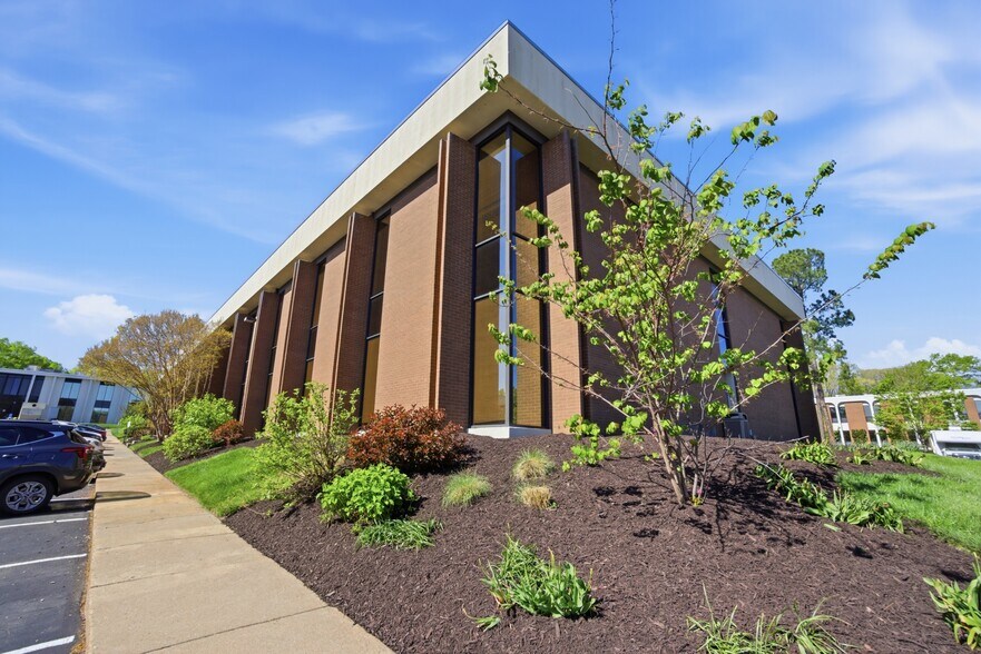 More Photos Of 1603 Santa Rosa Rd, Richmond Medical For Sale