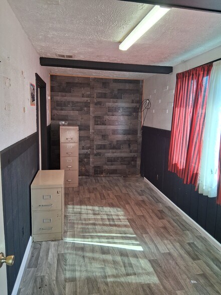 More Photos Of 3853 S Park Ave, Buffalo Auto Dealership For Lease