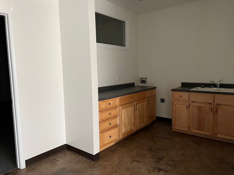 More Photos Of 1071 Jamestown Blvd, Watkinsville Manufacturing For Lease