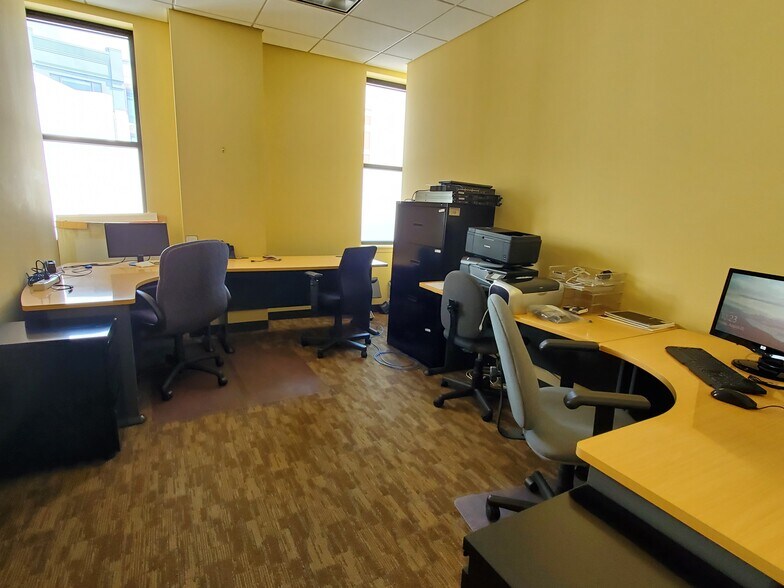 More Photos Of 720-780 Village Center Dr, Burr Ridge Storefront Retail Office For Lease