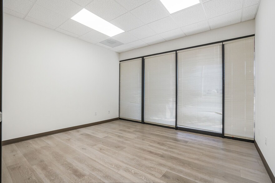 More Photos Of 1891 Goodyear Ave, Ventura Industrial For Sale