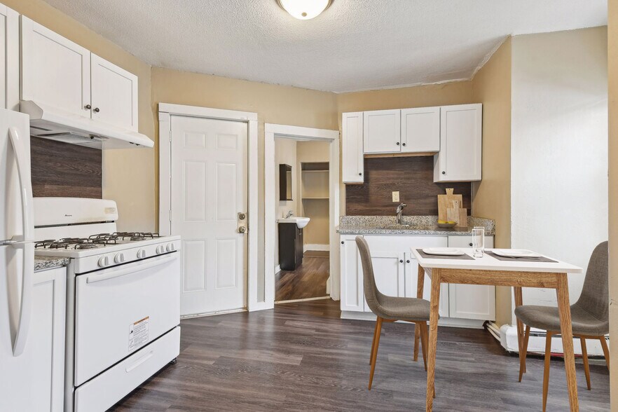 More Photos Of 953 Desoto St, Saint Paul Apartments For Sale