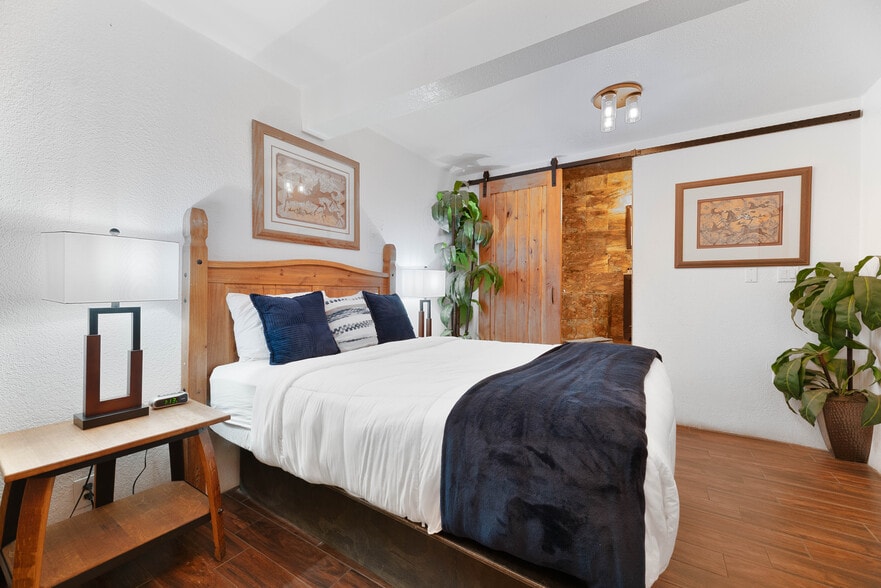 More Photos Of 4548 N State Route 89A, Sedona Hotel For Sale