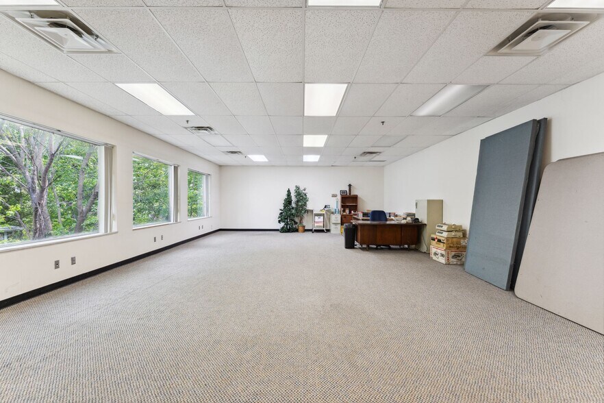 More Photos Of 4388 Shoreline Dr, Spring Park Storefront Retail Office For Sale