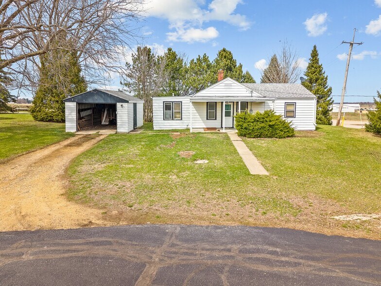 More Photos Of 2280 S Rock City Rd, Ridott Multifamily For Sale