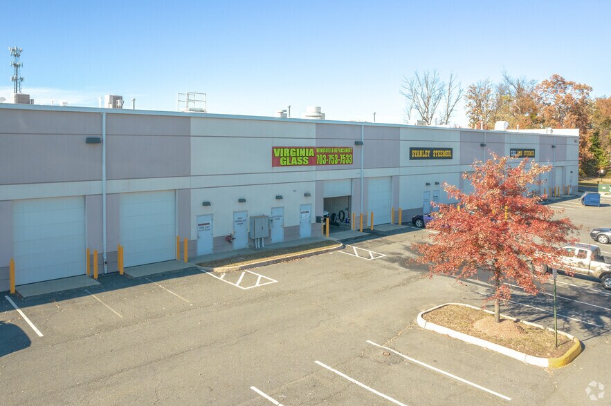 More Photos Of 5611 Wellington Rd, Gainesville Light Distribution For Lease