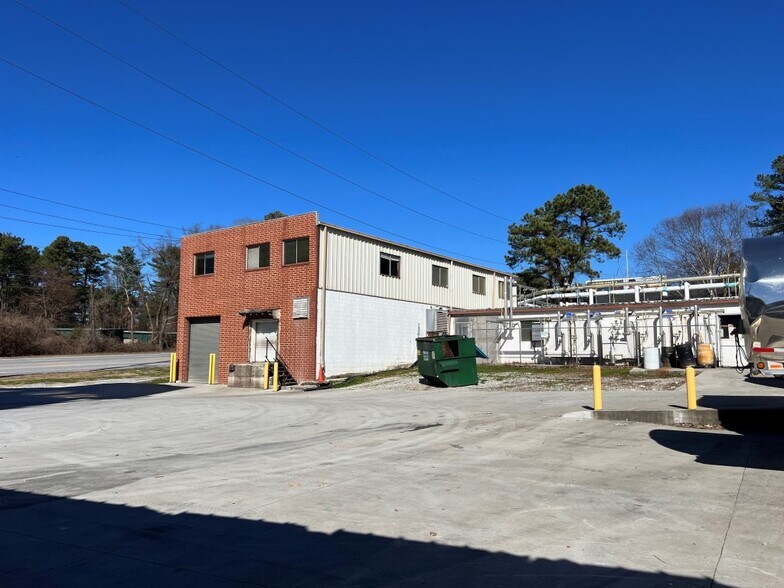 More Photos Of 4829 Peachtree Rd, Chamblee Flex For Sale