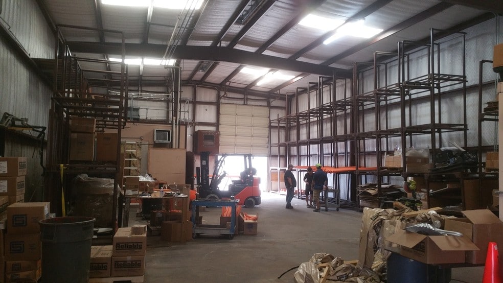 More Photos Of 1155 Cedar Ridge Dr, Duncanville Warehouse For Lease