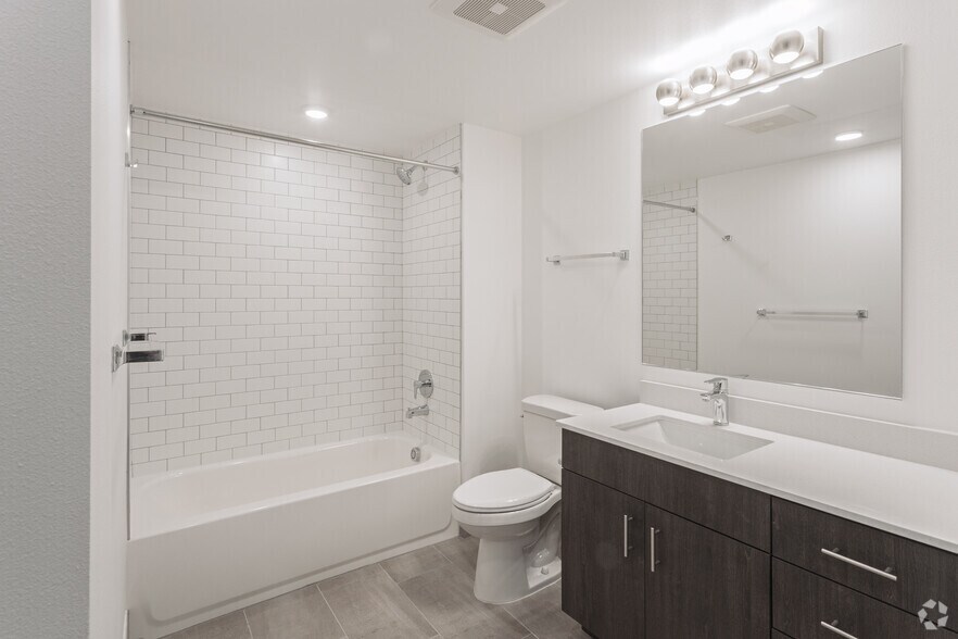 More Photos Of 1505 SW 107th St, Seattle Apartments For Lease