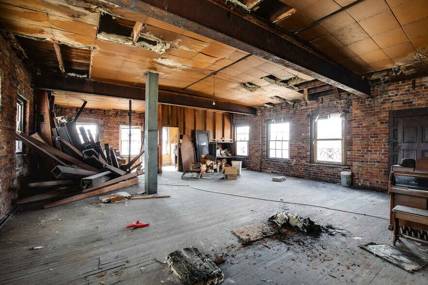 More Photos Of 2500 E Marshall St, Richmond Office For Lease