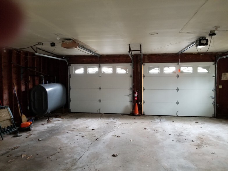 More Photos Of 450 W Todd St, Hamden Specialty For Sale