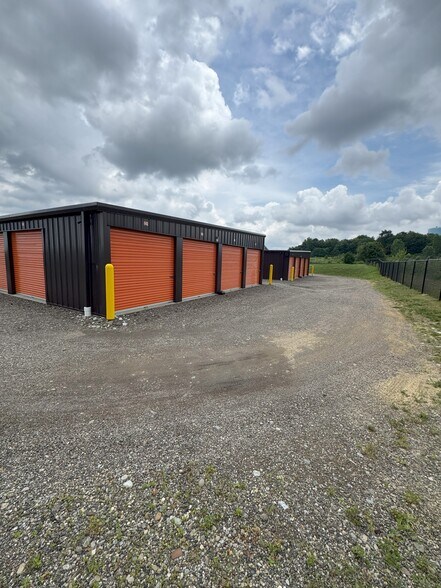 More Photos Of 2851 Business Pl SE, Massillon Self Storage For Sale