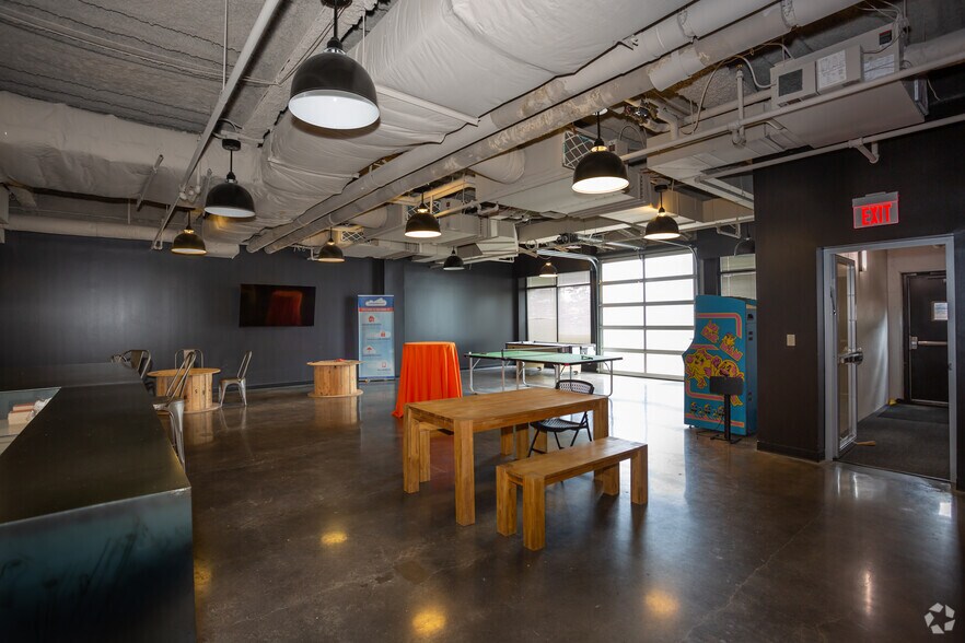 More Photos Of 2329-2351 Market St, Saint Louis Office For Lease