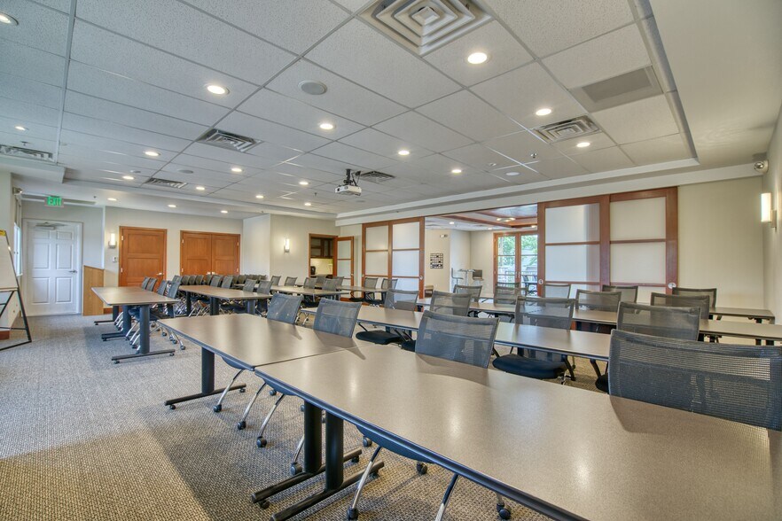 More Photos Of 4790 Table Mesa Dr, Boulder Office For Lease