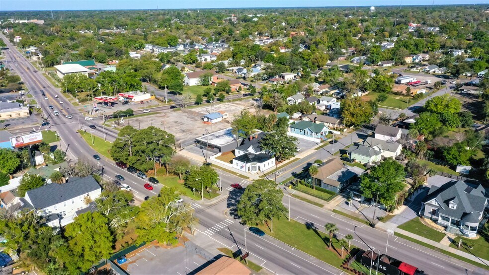 More Photos Of 700 W Garden St, Pensacola Freestanding For Lease