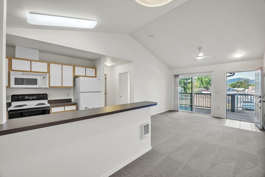 More Photos Of 2211 McKinney Ln, Lebanon Apartments For Sale