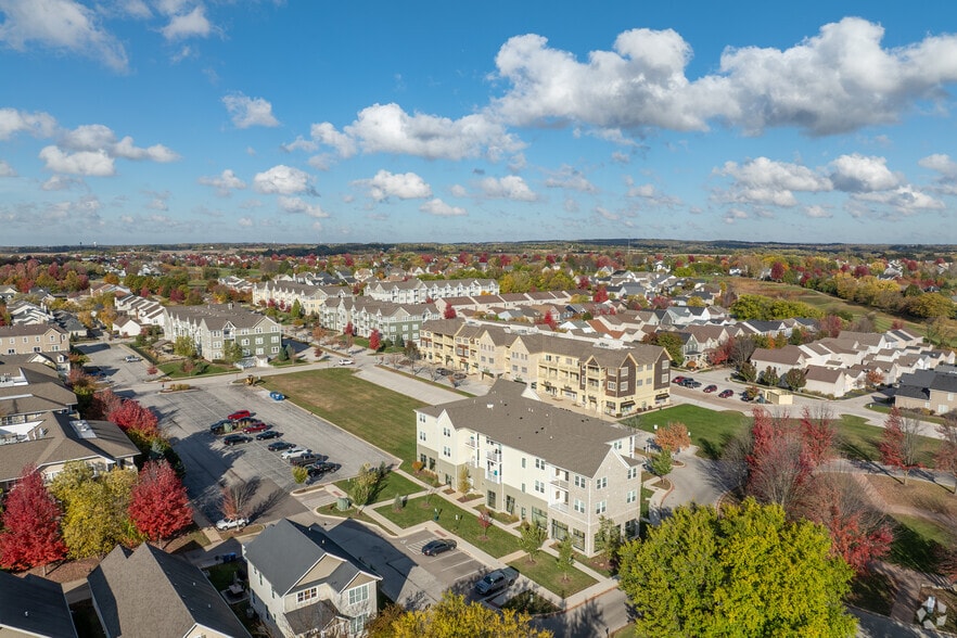 More Photos Of 39w201 Herrington Blvd, Geneva Apartments For Lease