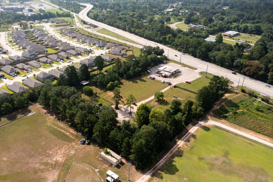 More Photos Of 41902 FM 1774 Rd, Magnolia Freestanding For Sale