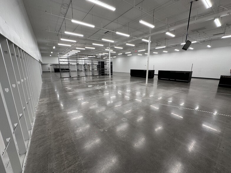 More Photos Of 7811-7931 NE Highway 99, Vancouver General Retail For Lease