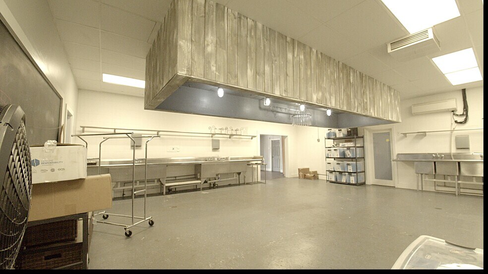 More Photos Of 5603 Main St, Flowery Branch Restaurant For Lease