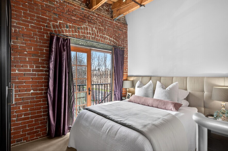 More Photos Of 1725 14th St, Sacramento Office For Sale