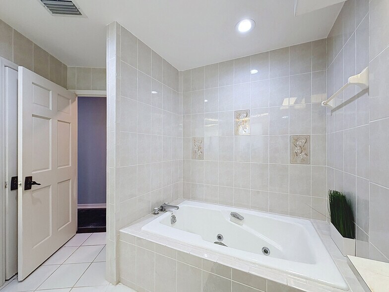 More Photos Of 26311 Willow St, Brooksville Specialty For Sale