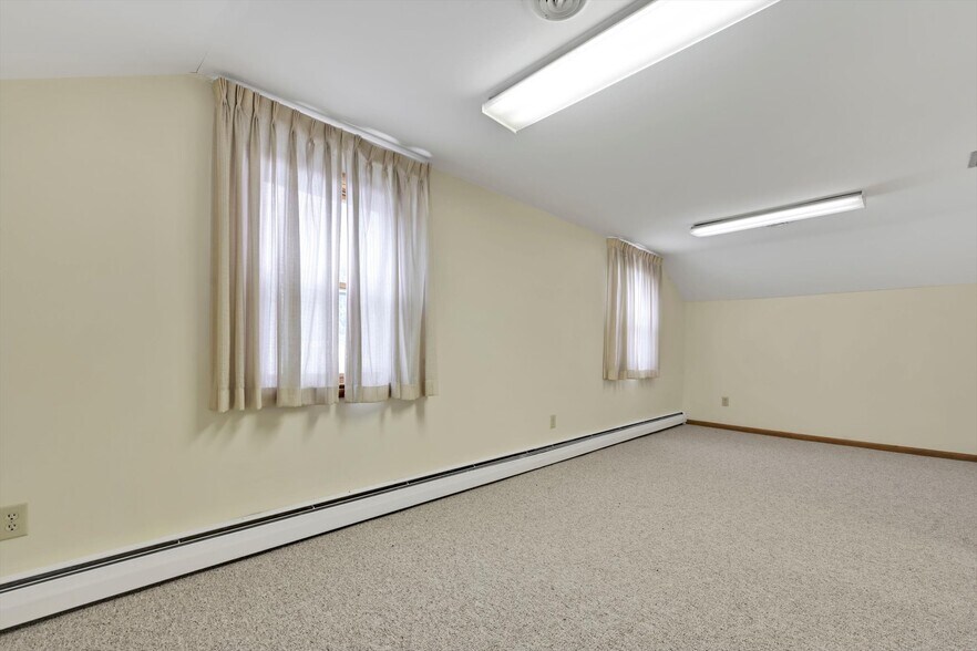 More Photos Of 780 Claremont Ave, Tamaqua Office For Sale