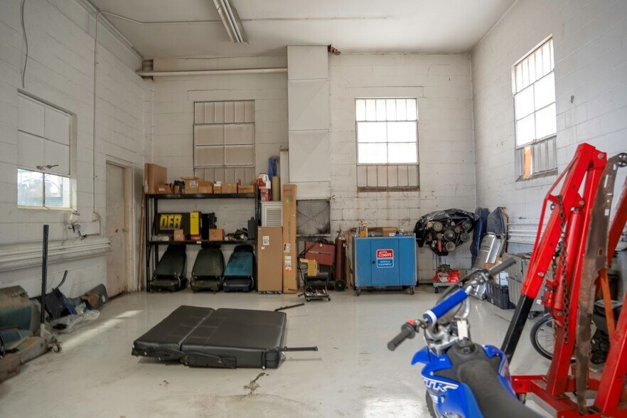 More Photos Of 7002 L St, Omaha Service For Sale