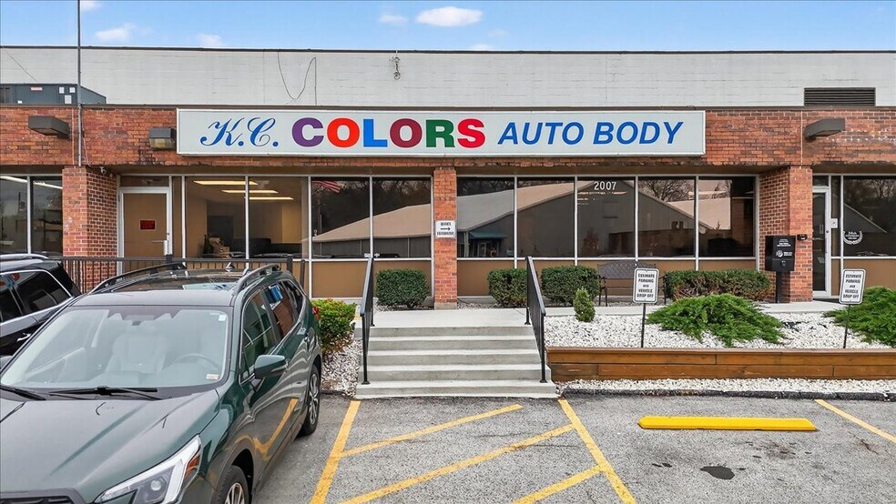 Primary Photo Of 2005-2007 W 103rd Ter, Leawood Service For Sale