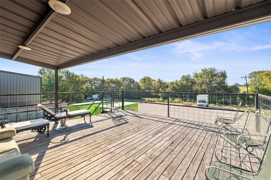 More Photos Of 600-608 FM 981, Blue Ridge Warehouse For Sale