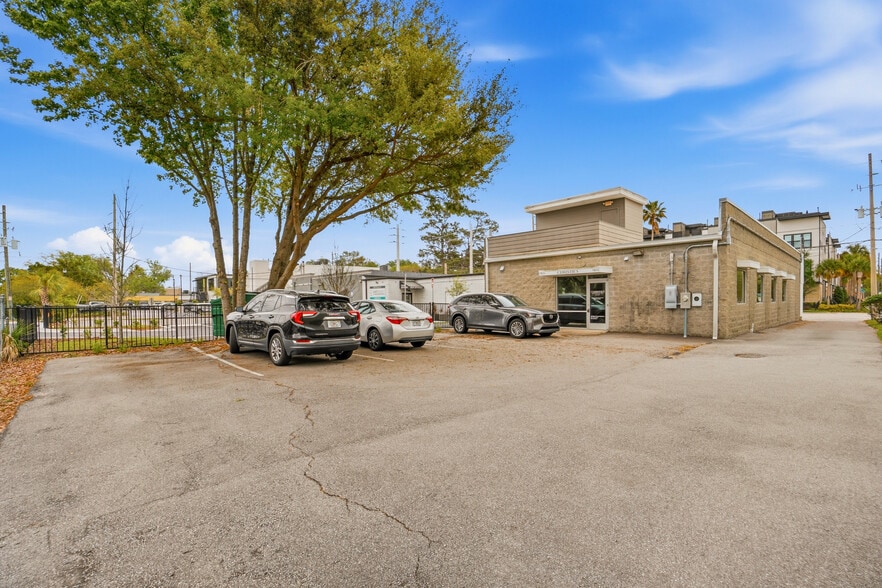 More Photos Of 1611 Atlantic Blvd, Jacksonville Storefront Retail Office For Sale