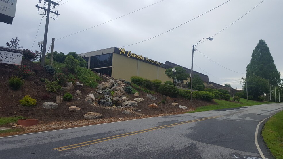 More Photos Of 201 Sugarloaf Rd, Hendersonville Hotel For Sale