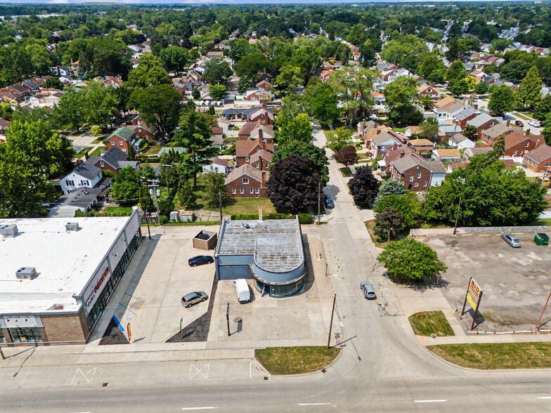 More Photos Of 14222 Fort St, Southgate General Retail For Lease