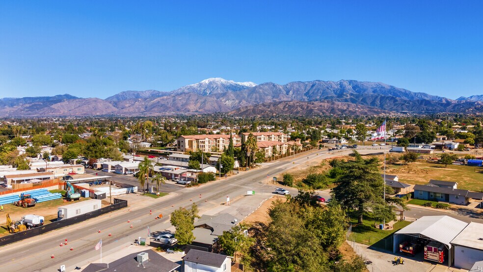 More Photos Of 543 W County Line Rd, Calimesa Office Residential For Sale