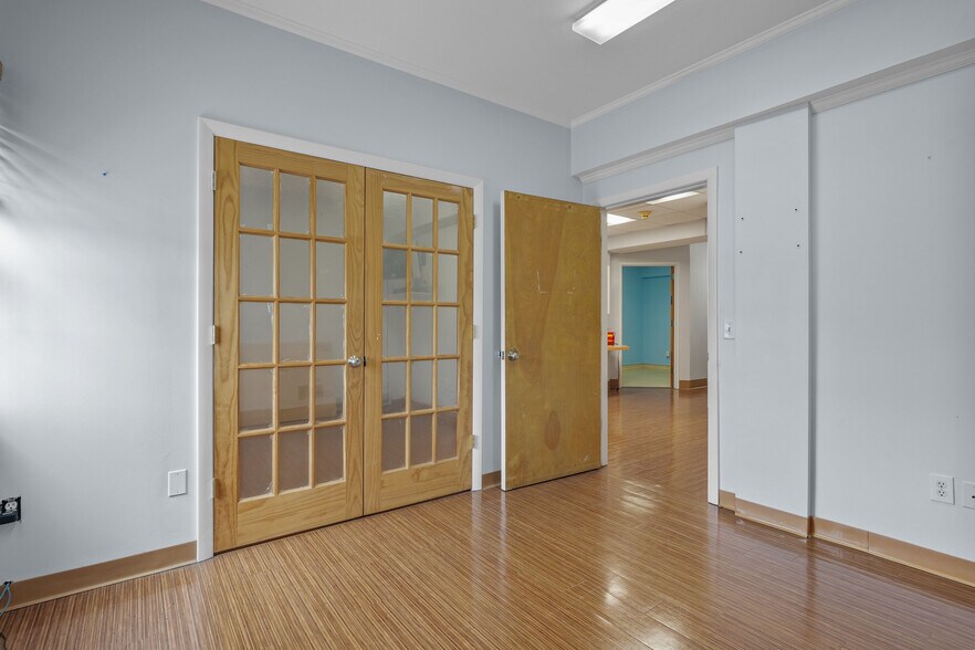 More Photos Of 100 Smithfield Ave, Pawtucket Medical For Sale