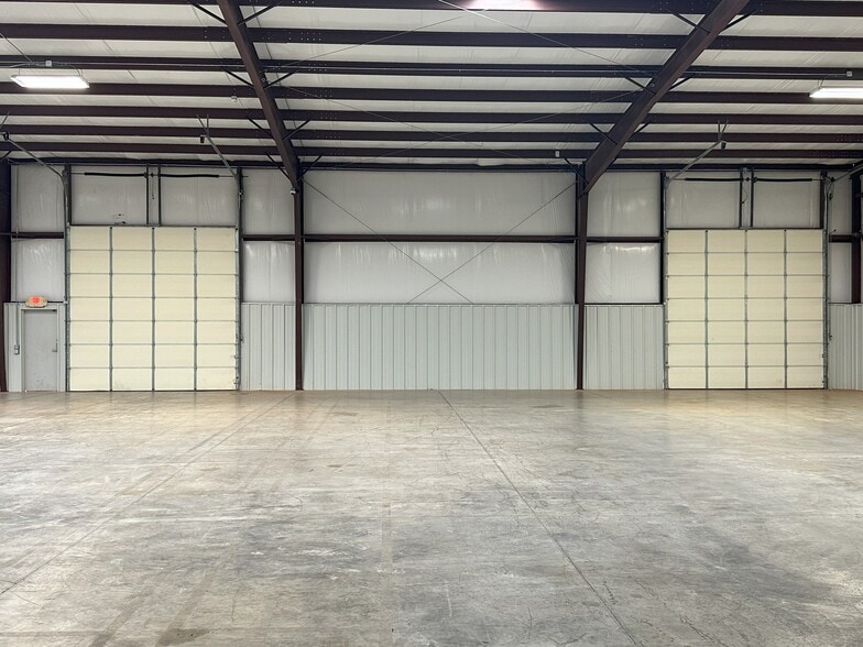 More Photos Of 4720 United Dr, Oklahoma City Industrial For Sale