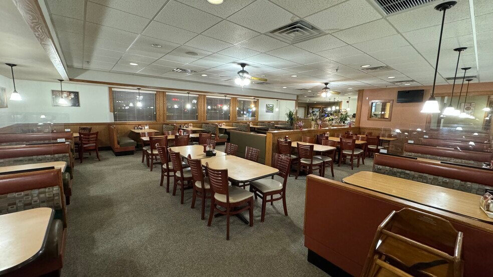 More Photos Of 2100 W Union Blvd, Bethlehem Restaurant For Lease