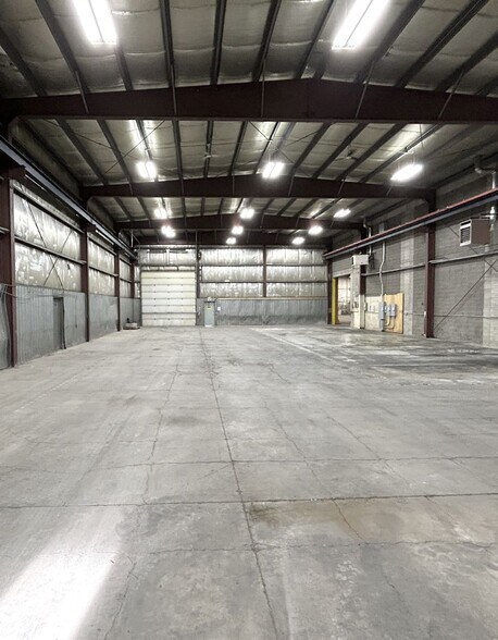 More Photos Of 9759 51st Ave NW, Edmonton Manufacturing For Lease
