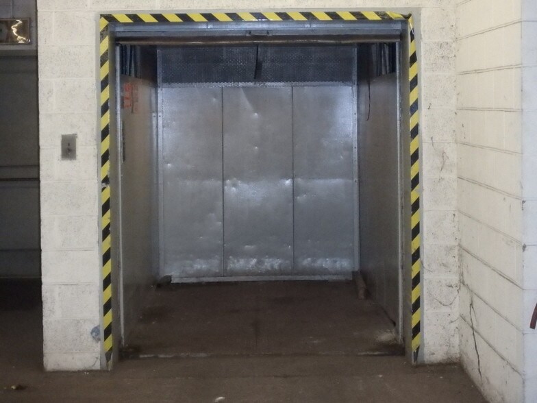 More Photos Of 54 Church St, Le Roy Manufacturing For Lease