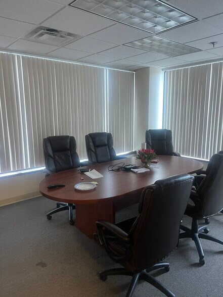 More Photos Of 4500 Brooktree Rd, Wexford Medical For Lease