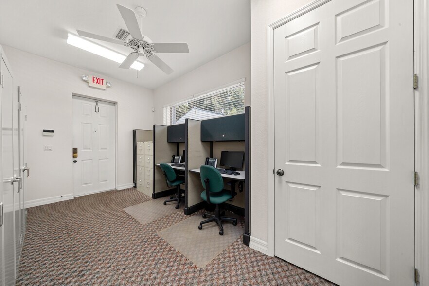 More Photos Of 405 W Interlake Blvd, Lake Placid Office For Sale