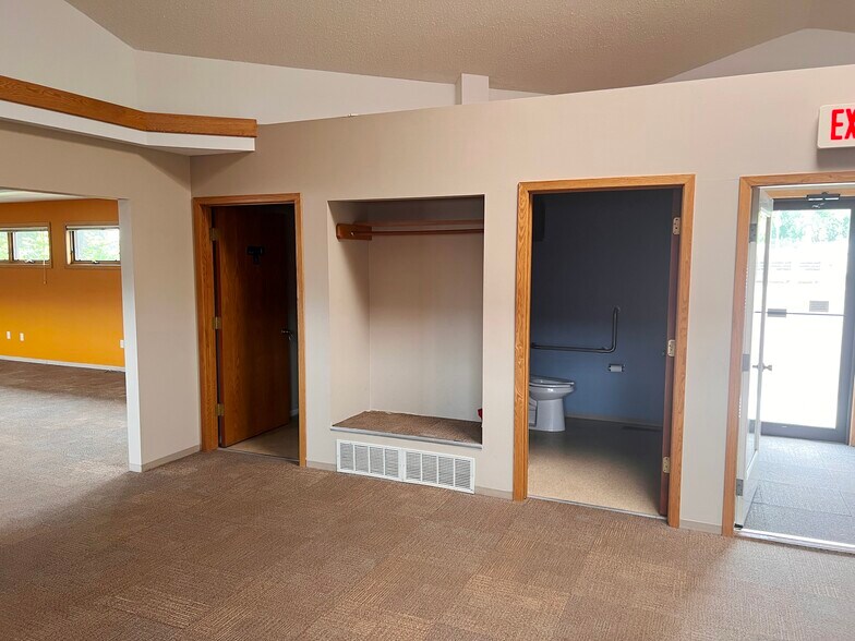 More Photos Of 516 NW 6th St, Brainerd Office For Sale