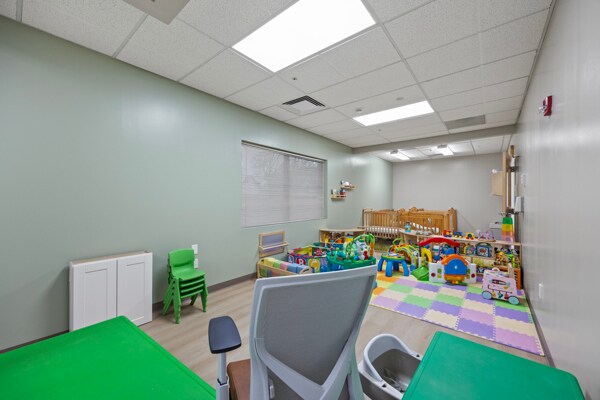 More Photos Of 4520 Military Rd, Niagara Falls Office For Sale