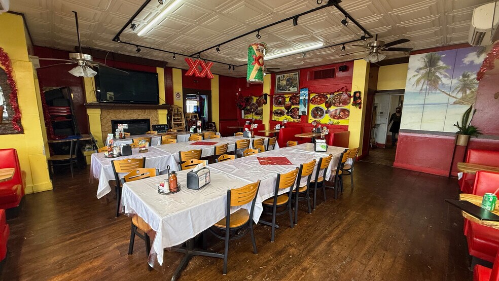 More Photos Of 1605 E Oltorf St, Austin Restaurant For Lease