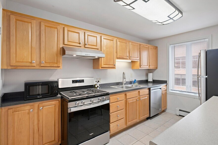 More Photos Of 22 Crescent St, Grand Rapids Apartments For Sale