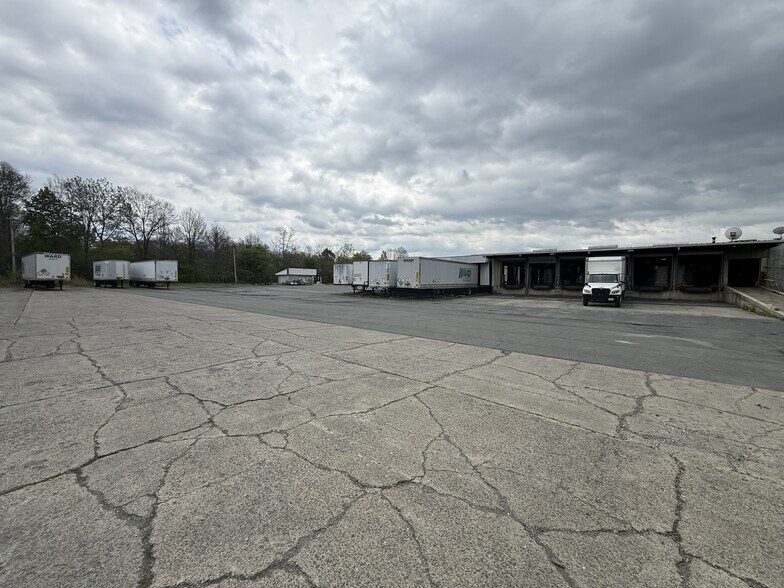 More Photos Of 18 Stone Castle Rd, Rock Tavern Truck Terminal For Sale