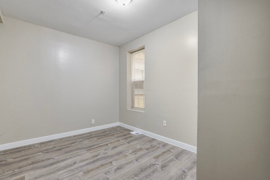 More Photos Of 302 V St NE, Washington Multifamily For Sale